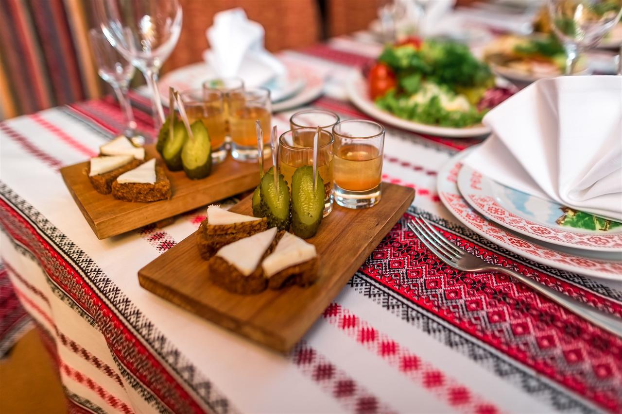 Hutor Hotel Dnipro Eksteriør billede